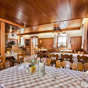 Gasthof Landgasthaus Kreuz Beim Tom, Rastatt